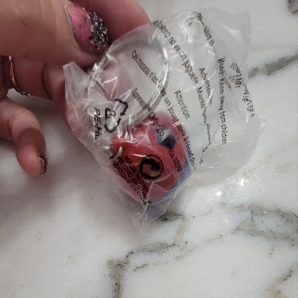 2 Tupperware Keychains - Picture 3 of 3